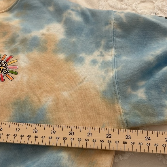 NWOT Cross Colors cropped tie dye sweatshirt, women’s size Medium. - Picture 7 of 10